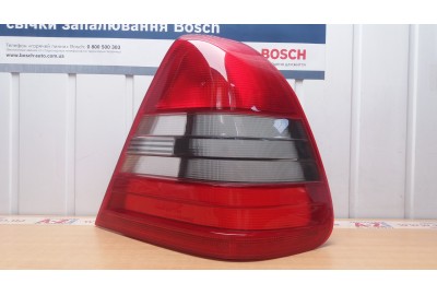 Фонарь DB W202 -97 красно-дымчатый правый